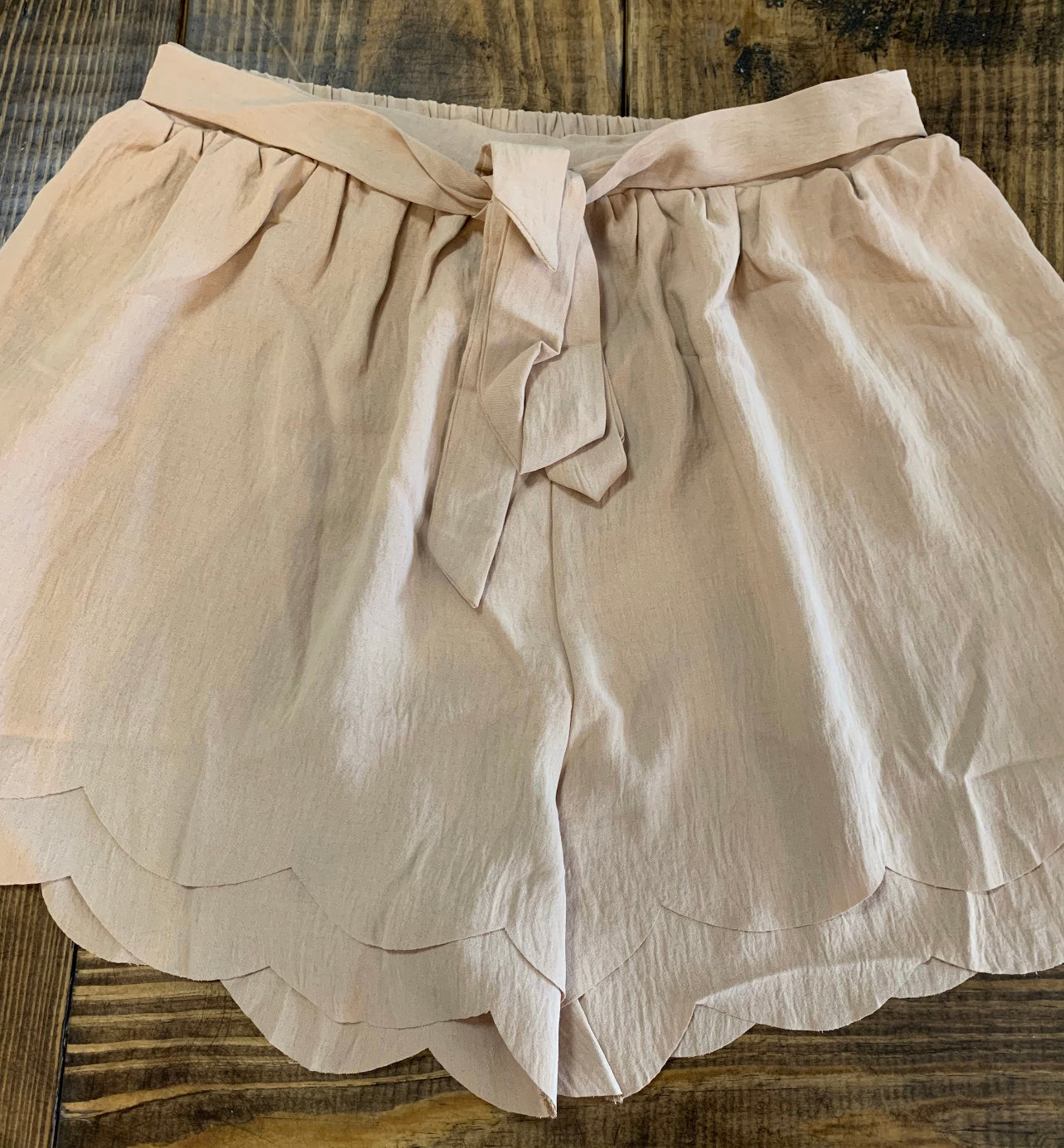 Tiered Scallop Hem Shorts